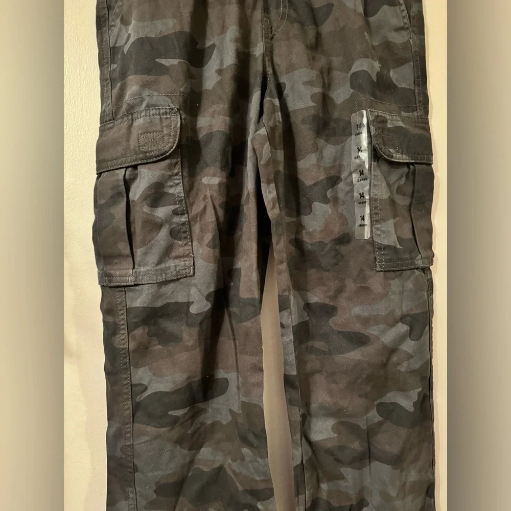 The children’s‎ place army print pants size 14 NWT